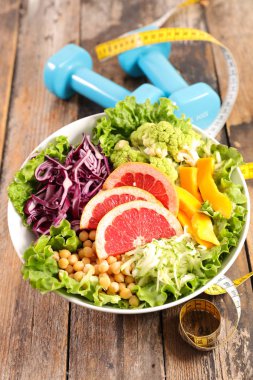 karışık salata ve halter
