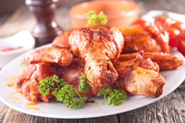 tavuk kanadı ve kırmızı biber ile bacak