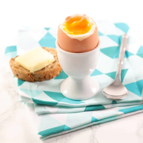 Мягкое Вареное Яйцо Тост Маслом — стоковое фото
