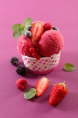 Berry ovoce zmrzlina