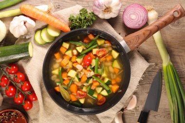 sebzeli çorba, sebze ve çorba