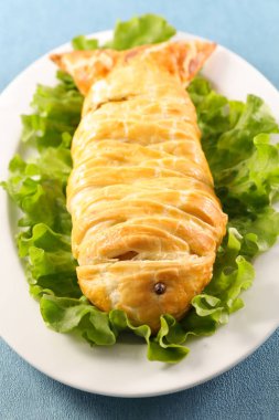 Paskalya yemek pişmiş balık ve hamur,