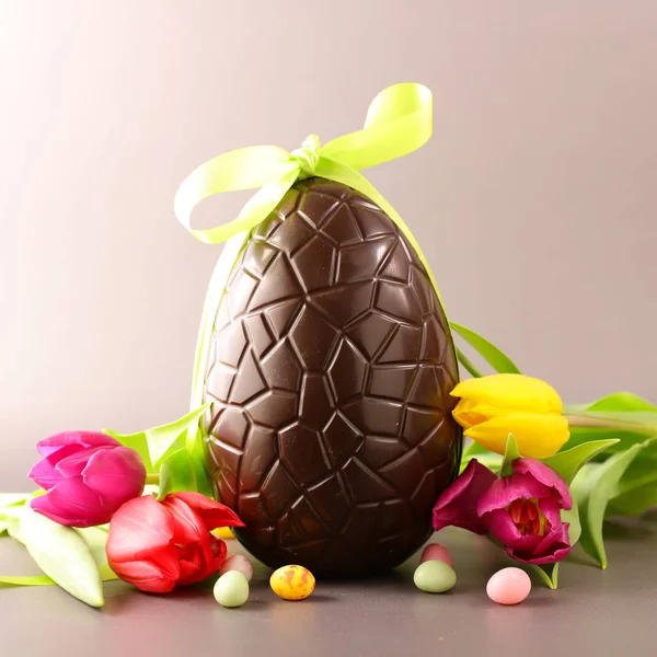 Oeuf Pâques Chocolat Tulipe — Photo