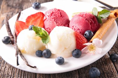 berry meyve ile dondurma