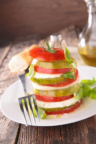 Tomato Mozzarella Basil Salad — Stock Photo, Image