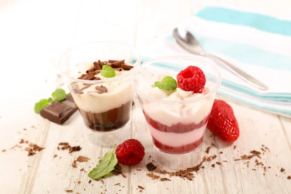 Mousse Frutas Bayas Crema Chocolate — Foto de Stock