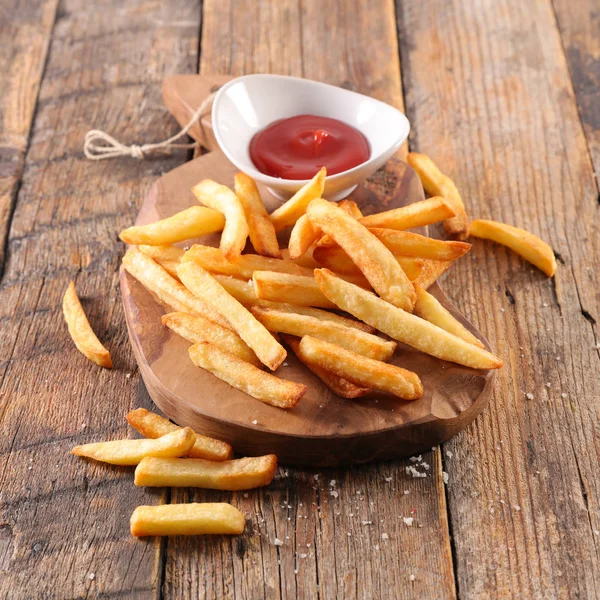 Pommes Frites Och Ketchup — Stockfoto