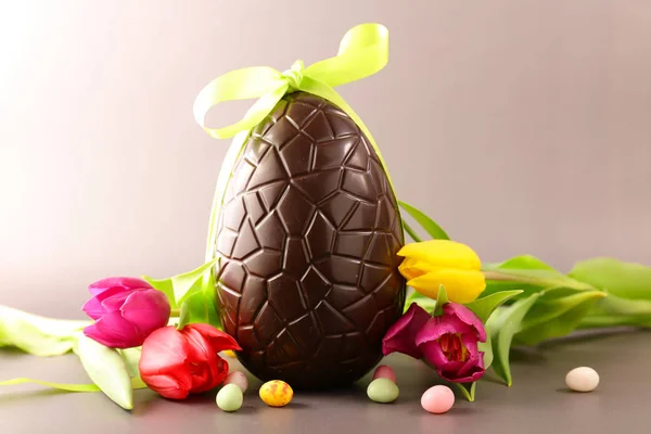 Easter Chocolate Egg Tulip — Stock Photo, Image