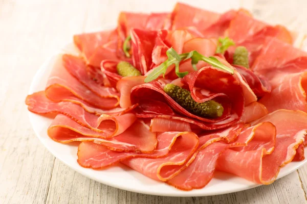 Salami Szynka Prosciutto Korniszon — Zdjęcie stockowe