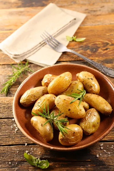 Bratkartoffeln Mit Rosmarin — Stockfoto
