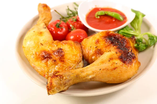 Cuisse Poulet Grillée Sauce Tomate Isolée Sur Fond Blanc — Photo