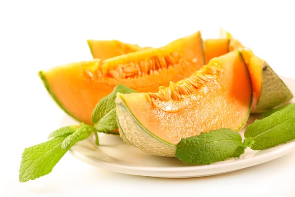 Verse Meloen Segmenten Mint Witte Achtergrond — Stockfoto