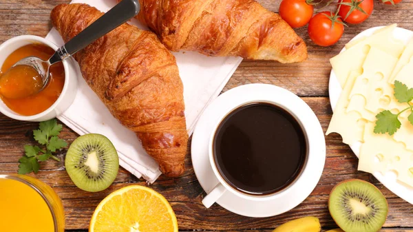 Śniadanie Filiżanka Kawy Rogalika — Zdjęcie stockowe
