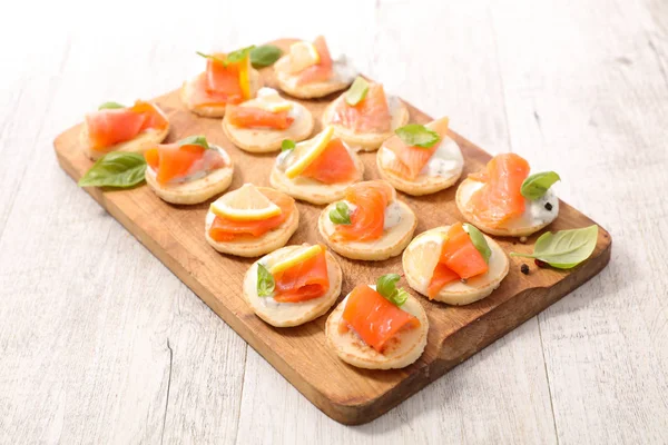 Tartina Con Crema Formaggio Salmone — Foto Stock