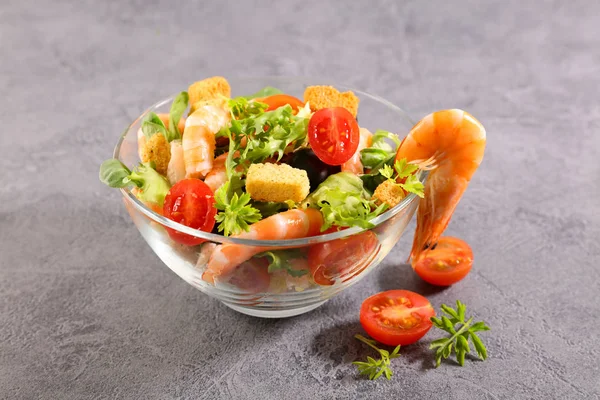 Bowl Shrimp Salad Tomato Olive Crouton — Stock Photo, Image
