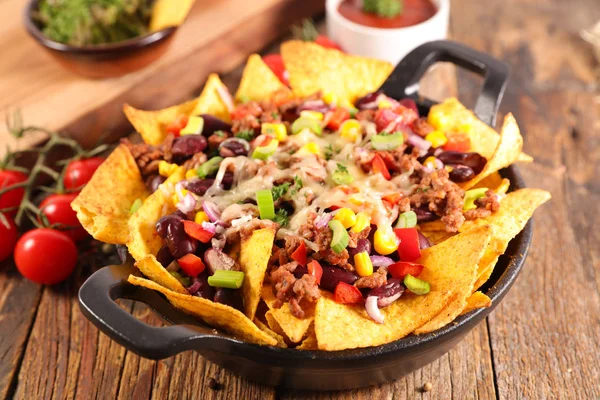 Nachos Com Carne Bovina Vegetal Queijo — Fotografia de Stock