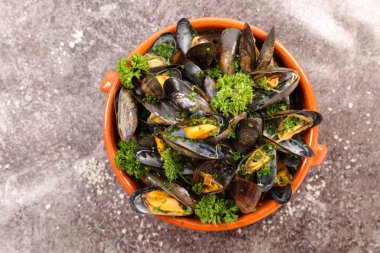 maydanoz lu midye, üst te