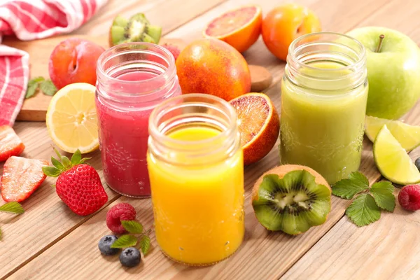 Suco Frutas Com Kiwi Baga Laranja — Fotografia de Stock