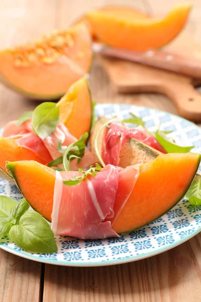 Melon Slices Prosciutto Ham Basil — Stock Photo, Image