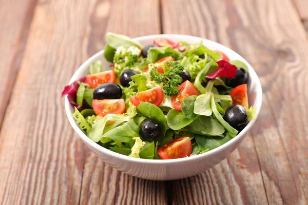 Kom Gemengde Salade Van Groenten — Stockfoto