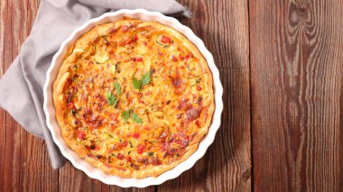 sebze quiche, üst görünümü