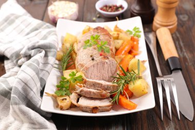 havuç ve patates ile biftek