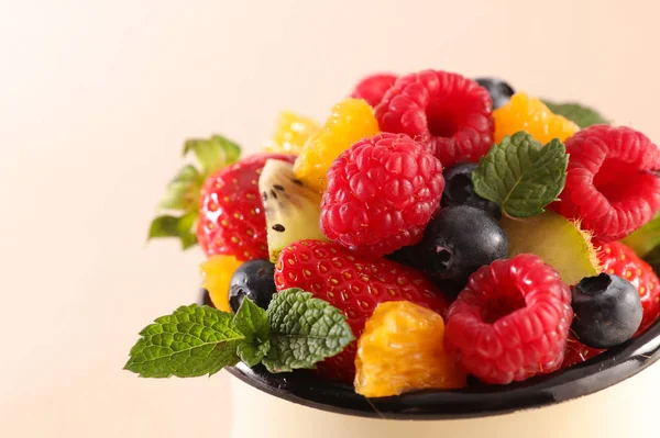 Sałatka Owoców Mieszanych Mięty — Zdjęcie stockowe