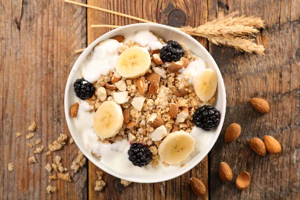 Muesli Yogurt Fruits — Stock Photo, Image