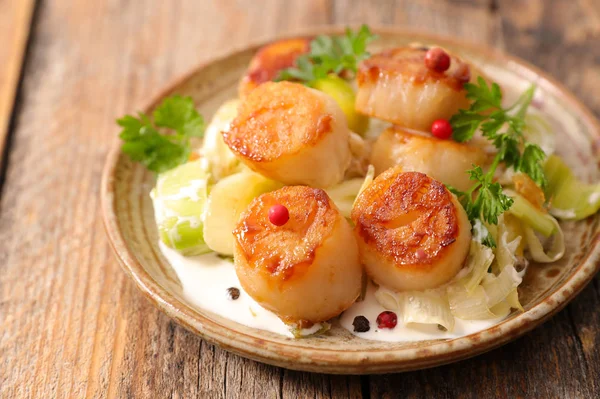 Seared Scallop Leek Cream — Stock Photo, Image