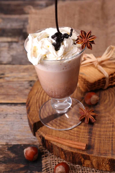 Kávé Rázza Tejszínhabbal Csokoládéval Fűszerekkel — Stock Fotó