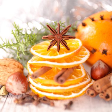 kurutulmuş portakal ve baharatlar, noel gıda madde