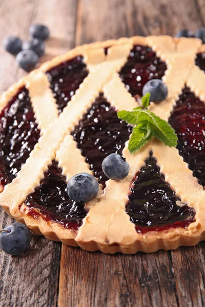 Ahşap Bakground Üzerinde Yaban Mersini Tart — Stok fotoğraf