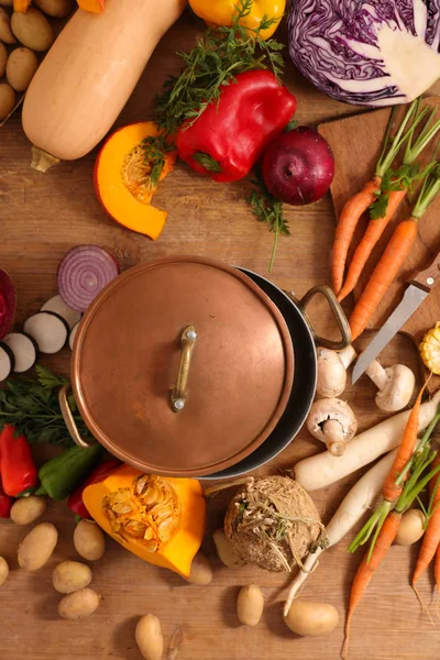 Casseruola Con Verdure Crude Preparazione Zuppa Verdure Vista Dall Alto — Foto Stock