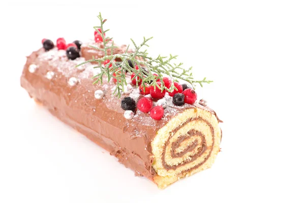 Yule Log Weihnachtsgebäck Mit Schokolade Und Beeren Früchte Auf Weißem — Stockfoto