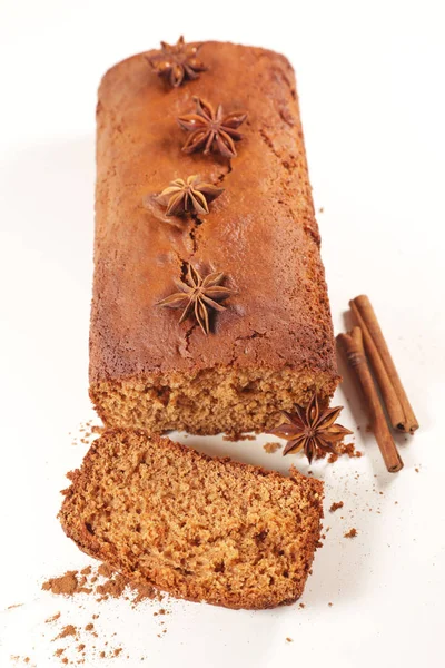 Lebkuchen Mit Gewürzen Und Zutaten Auf Weißem Hintergrund — Stockfoto