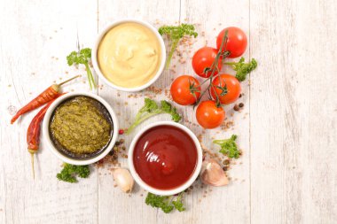 çeşitli soslar, ketçap-mayonez-pesto-hardal