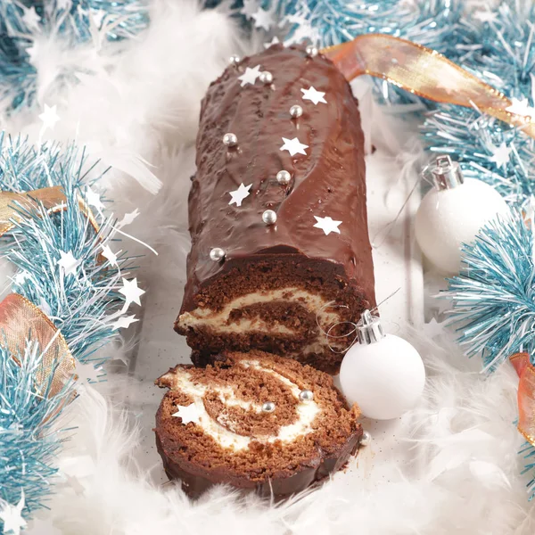 Jul Jule Log Och Dekoration Festlig Choklad Bakverk Med Grädde — Stockfoto