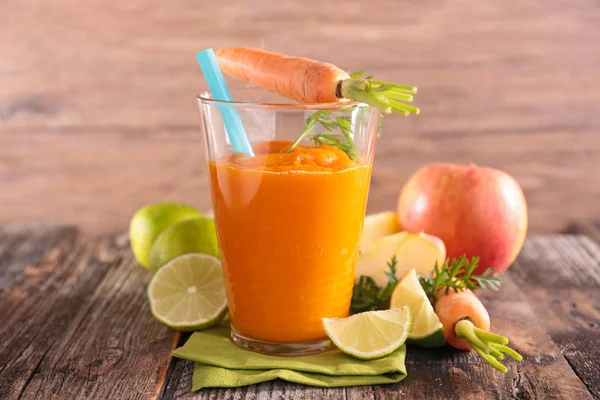 Carrot Juice Smoothie Detox Drink Cocktail — Stock Photo, Image