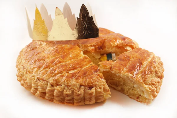 Galette Des Rois Epiphany Dort Složkou Korunou Izolované Bílém Pozadí — Stock fotografie