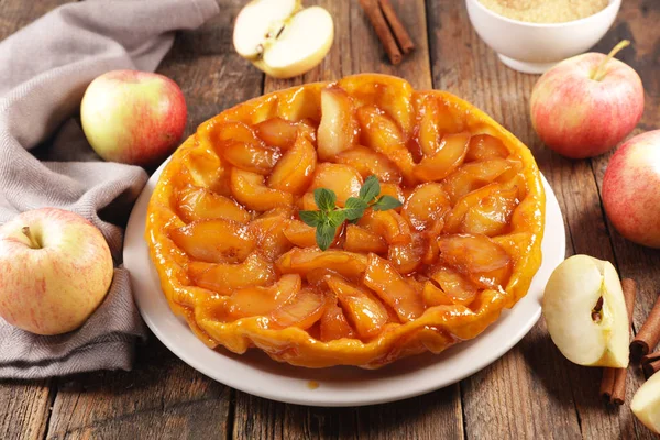 Tarte Tatin Französischer Apfelkuchen Auf Holz Hintergrund — Stockfoto