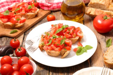 bruschetta- domates, fesleğen ve zeytinyağlı ekmek dilimi