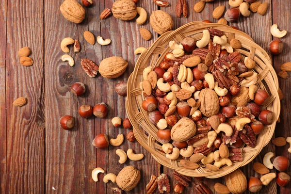 Mangkuk Dengan Berbagai Macam Buah Buahan Kacang — Stok Foto