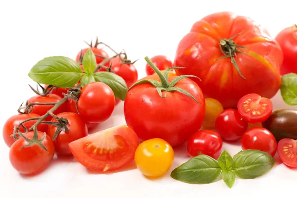 Assortiment Van Kleurrijke Variëteit Van Tomaten Basilicum — Stockfoto