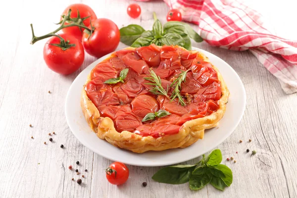 Quiche Tomate Francês Com Manjericão — Fotografia de Stock