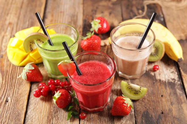 Vruchtensap Smoothie Glas Met Vers Fruit — Stockfoto