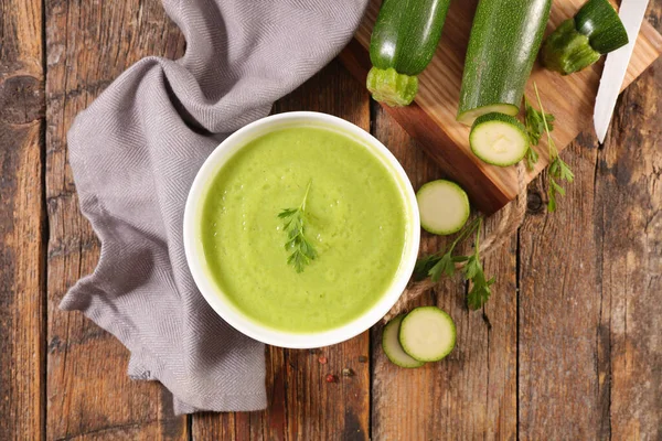 Skål Med Krämig Zucchini Soppa — Stockfoto