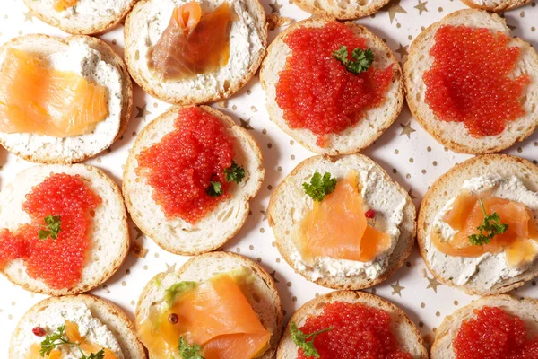Tostadas Canapé Con Caviar Salmón Ahumado — Foto de Stock