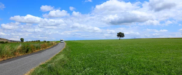 Estrada Com Motorhome Viagem Rural Francesa — Fotografia de Stock