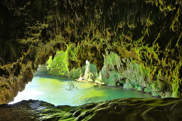 Beautiful Cave Green Lake — Stock Photo, Image