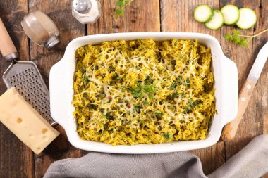 Krem ve peynirli kabak graten.